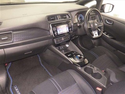 2018 Nissan LEAF - Thumbnail