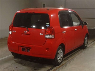 2013 Toyota Porte - Thumbnail